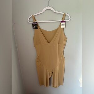 Maidenform Tan Shapewear Bodysuit, perfect‎ under dress,
